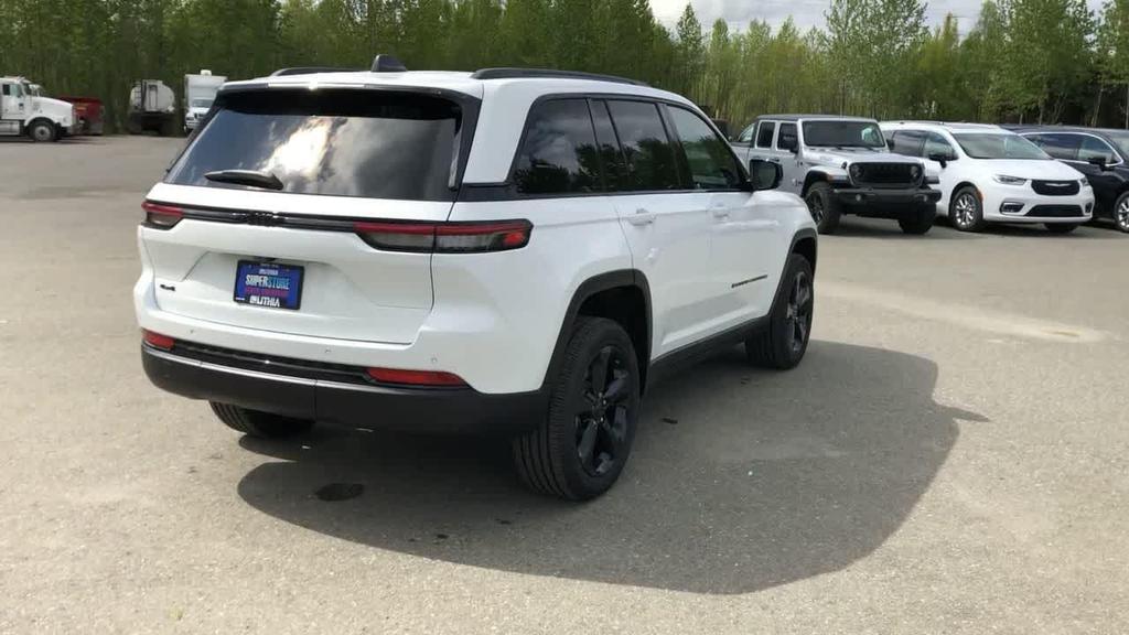 used 2024 Jeep Grand Cherokee car, priced at $37,985