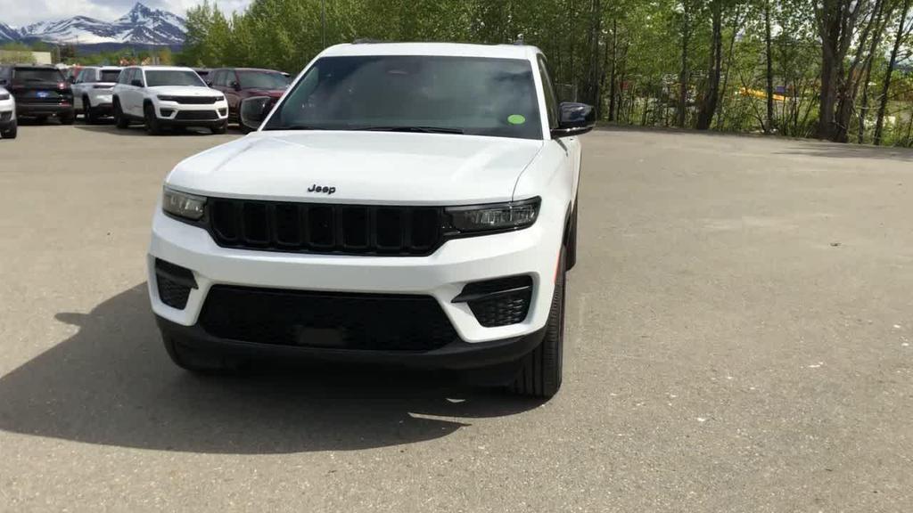 used 2024 Jeep Grand Cherokee car, priced at $37,985