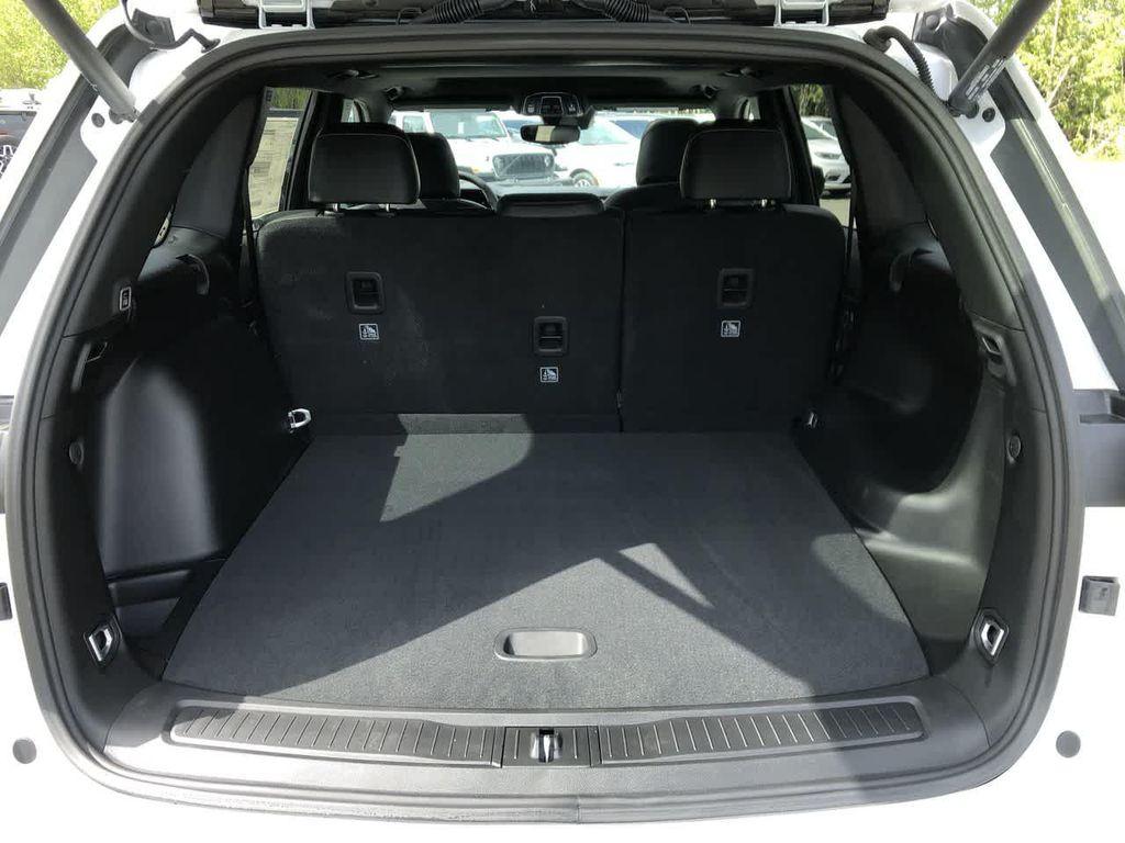 used 2024 Jeep Grand Cherokee car, priced at $37,985