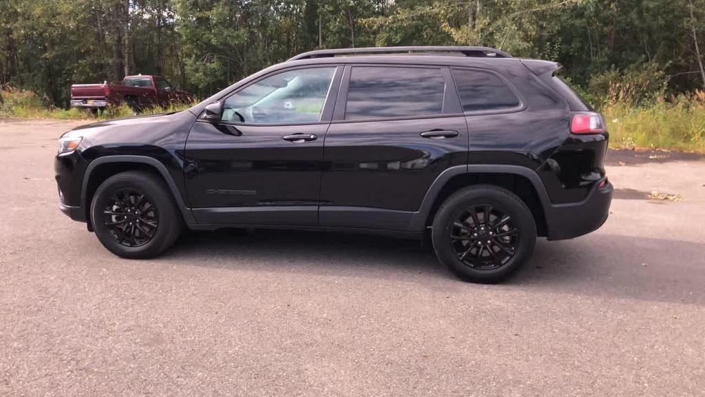 used 2023 Jeep Cherokee car, priced at $25,899