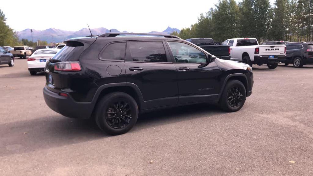 used 2023 Jeep Cherokee car, priced at $25,899