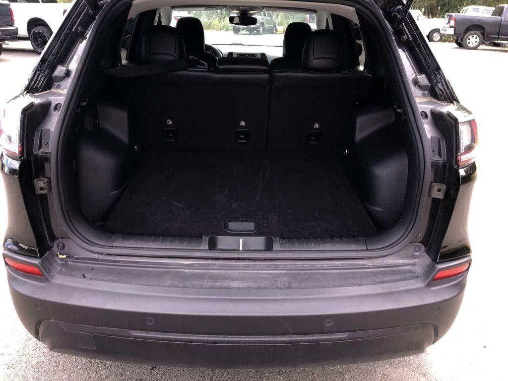 used 2023 Jeep Cherokee car, priced at $25,899