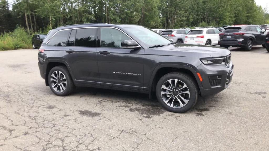 new 2025 Jeep Grand Cherokee car, priced at $56,830