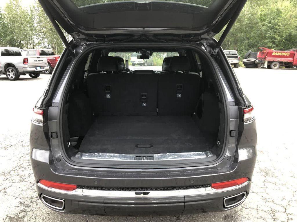 new 2025 Jeep Grand Cherokee car, priced at $56,830