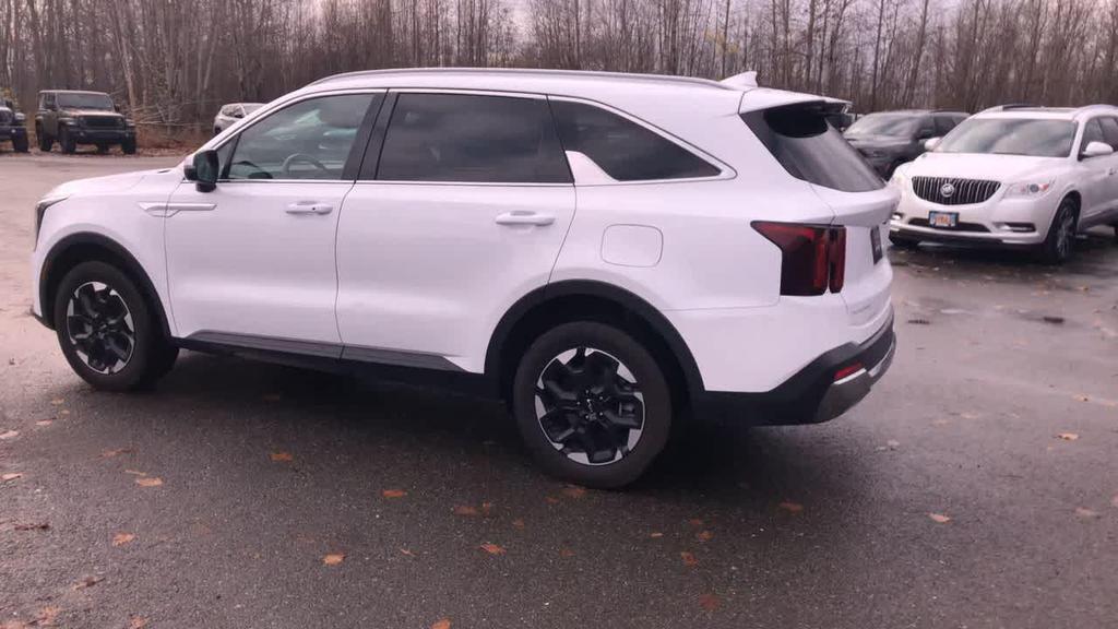 used 2024 Kia Sorento car, priced at $31,098
