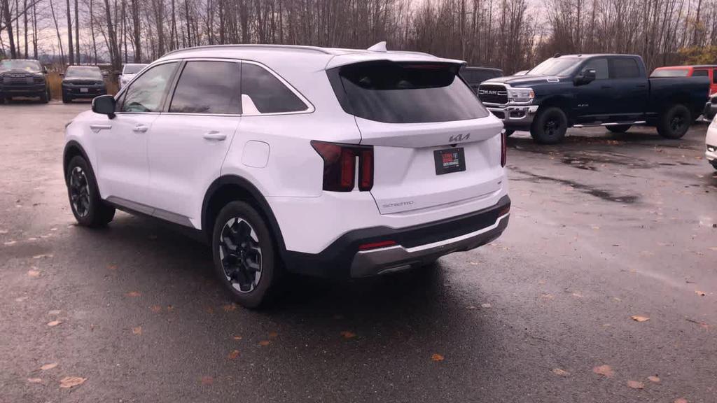 used 2024 Kia Sorento car, priced at $31,098