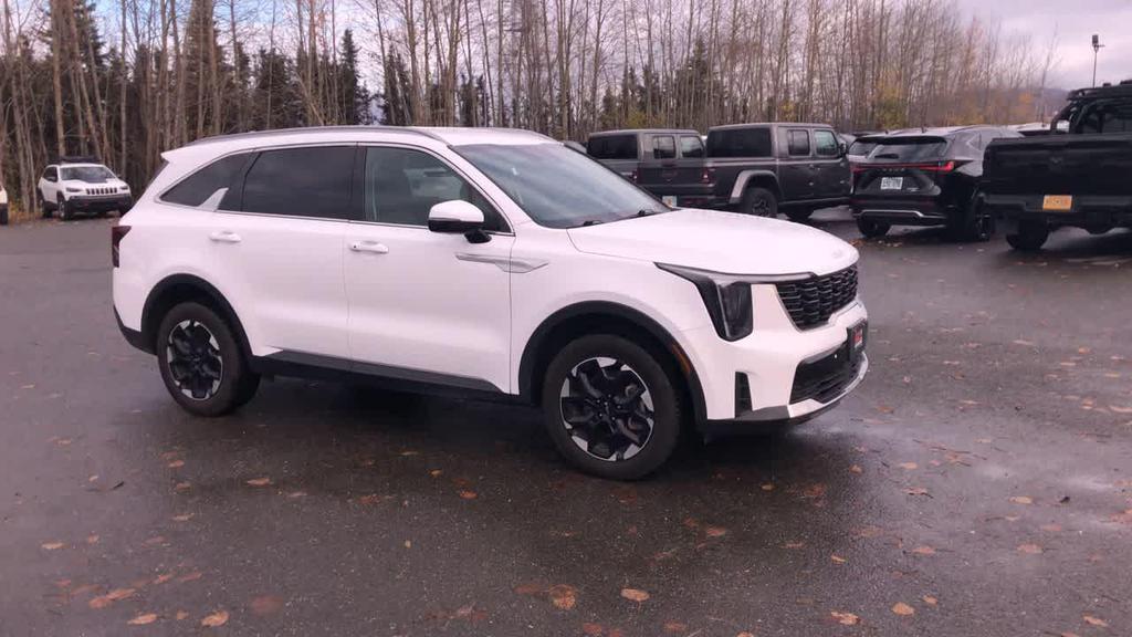 used 2024 Kia Sorento car, priced at $31,098