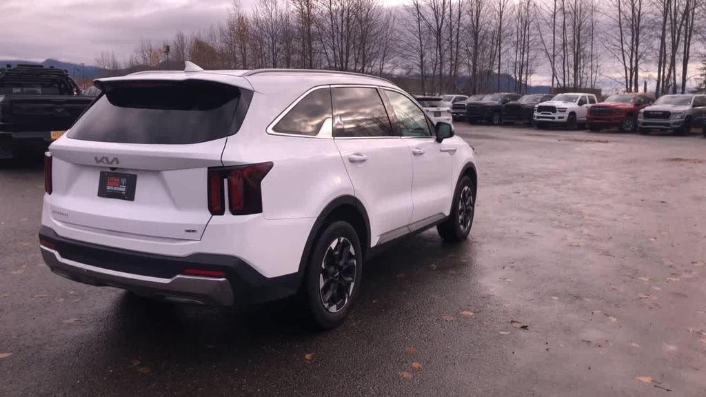 used 2024 Kia Sorento car, priced at $31,098