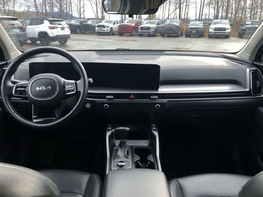 used 2024 Kia Sorento car, priced at $31,098