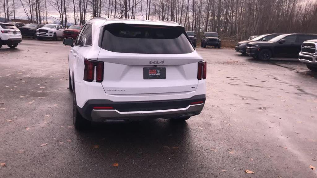 used 2024 Kia Sorento car, priced at $31,098