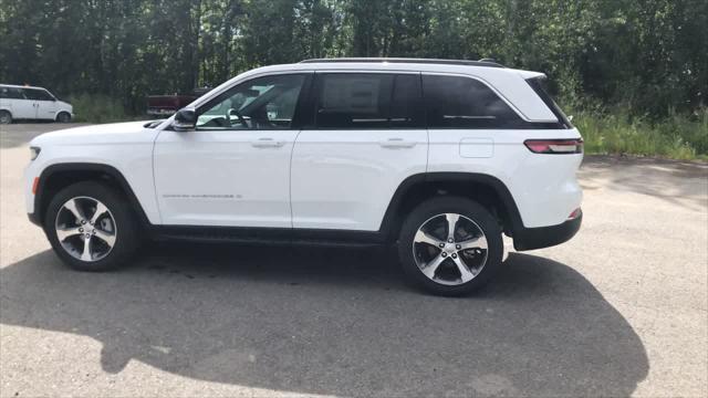 new 2025 Jeep Grand Cherokee car, priced at $52,021