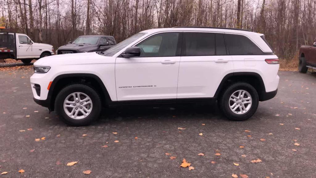 used 2024 Jeep Grand Cherokee car, priced at $35,925