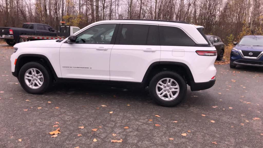 used 2024 Jeep Grand Cherokee car, priced at $35,925