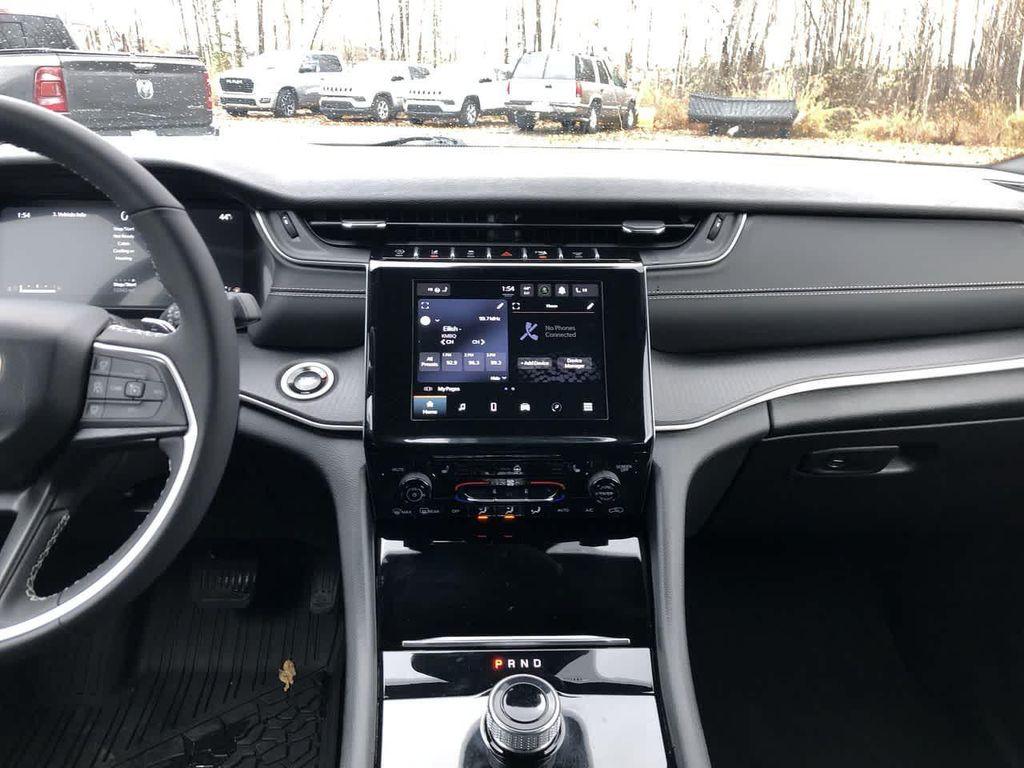 used 2024 Jeep Grand Cherokee car, priced at $35,925