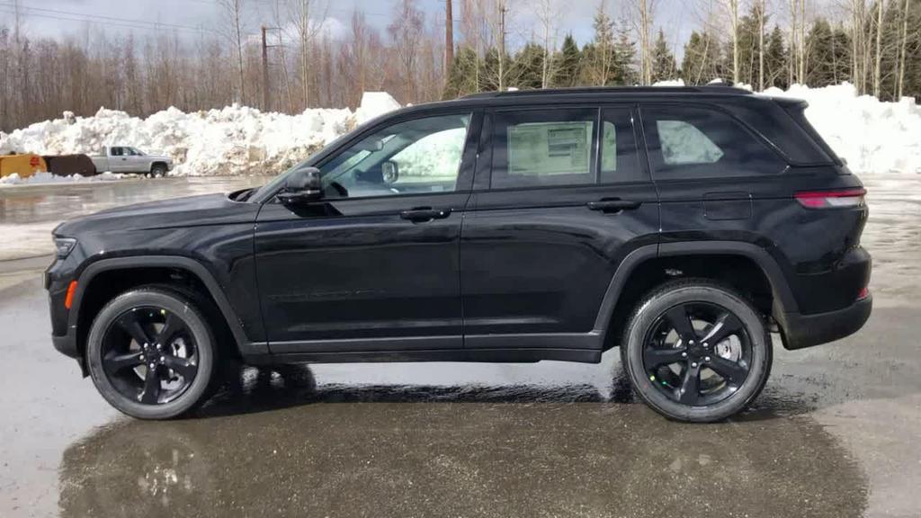 used 2023 Jeep Grand Cherokee car, priced at $34,999
