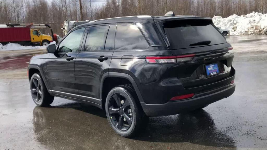 used 2023 Jeep Grand Cherokee car, priced at $34,999