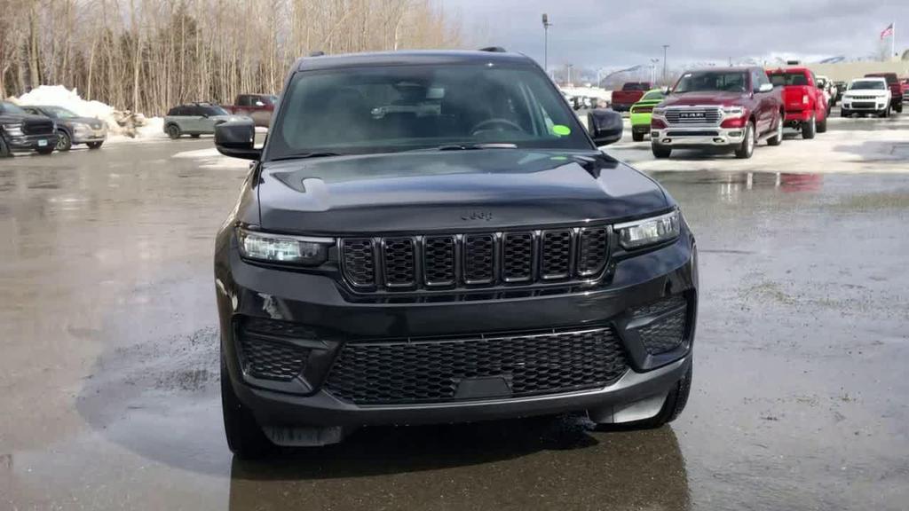 used 2023 Jeep Grand Cherokee car, priced at $34,999