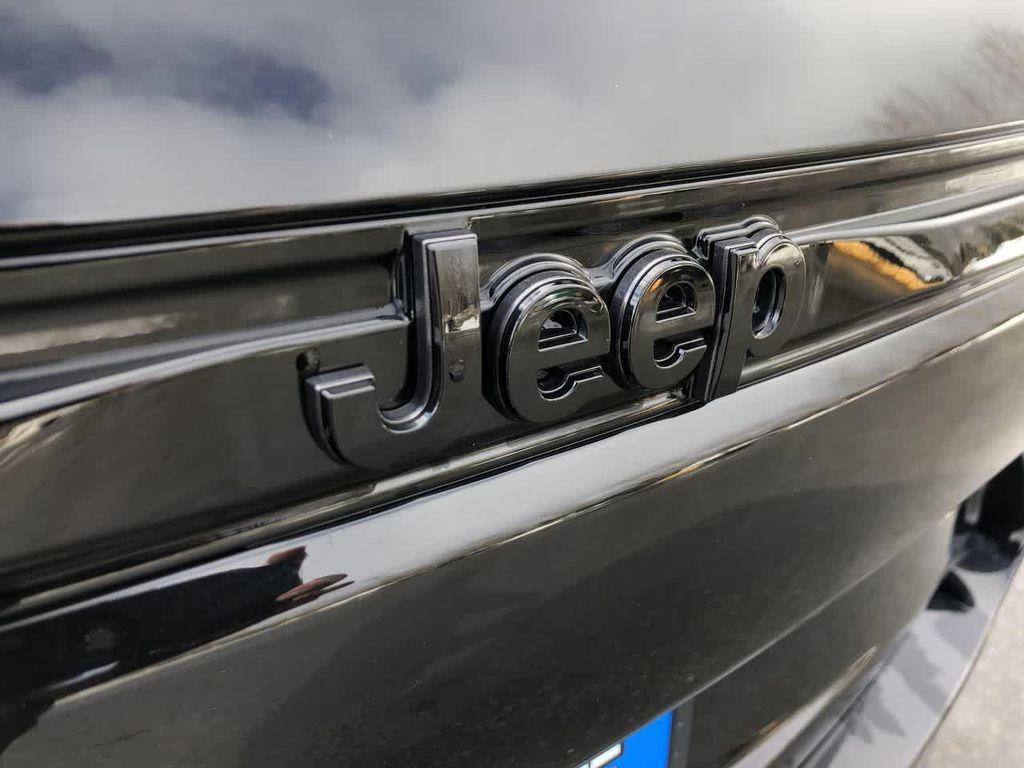 used 2023 Jeep Grand Cherokee car, priced at $34,999