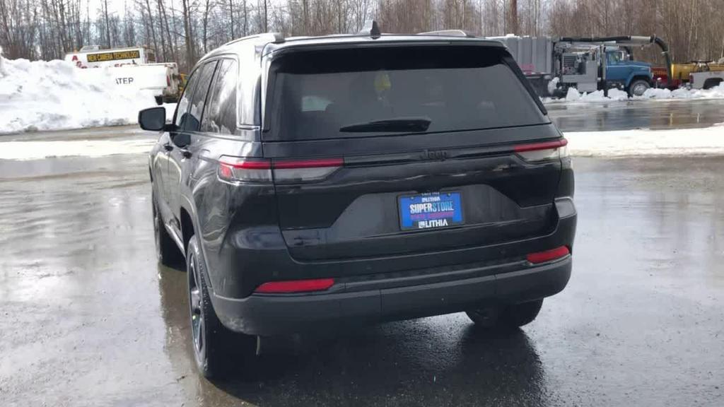 used 2023 Jeep Grand Cherokee car, priced at $34,999