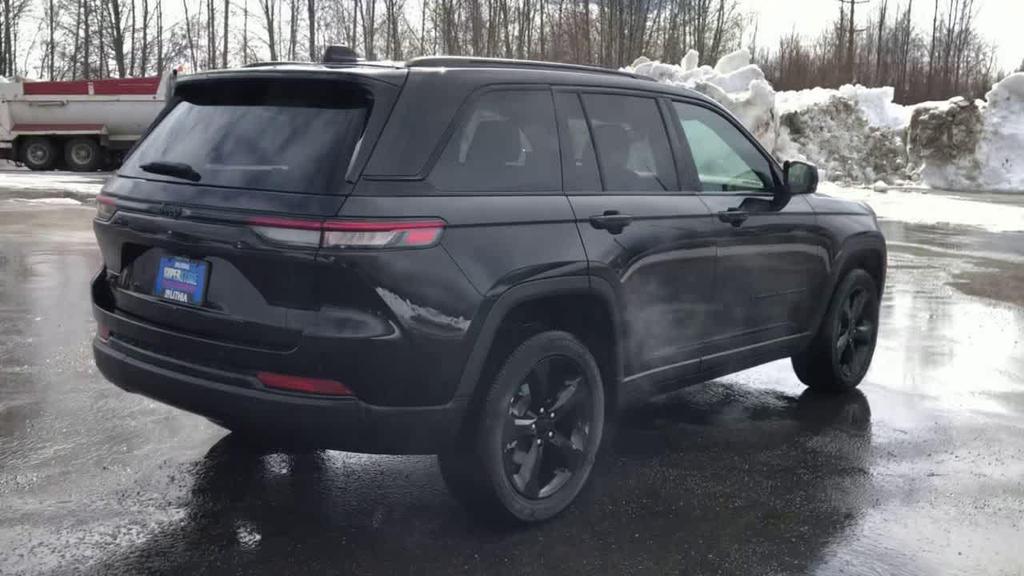 used 2023 Jeep Grand Cherokee car, priced at $34,999