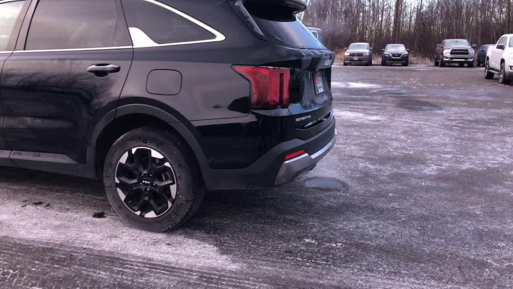 used 2024 Kia Sorento car, priced at $30,575