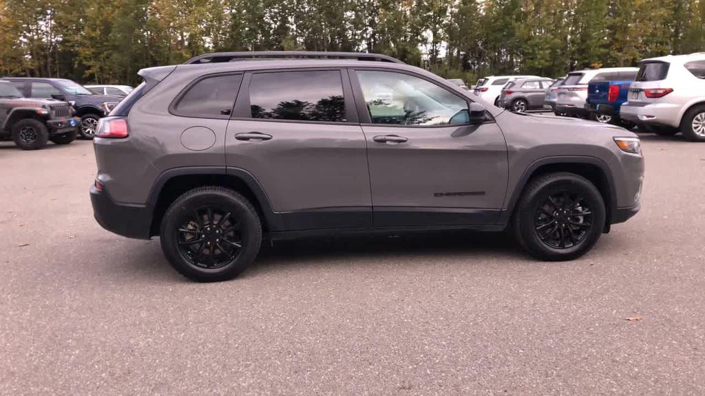 used 2023 Jeep Cherokee car, priced at $25,900