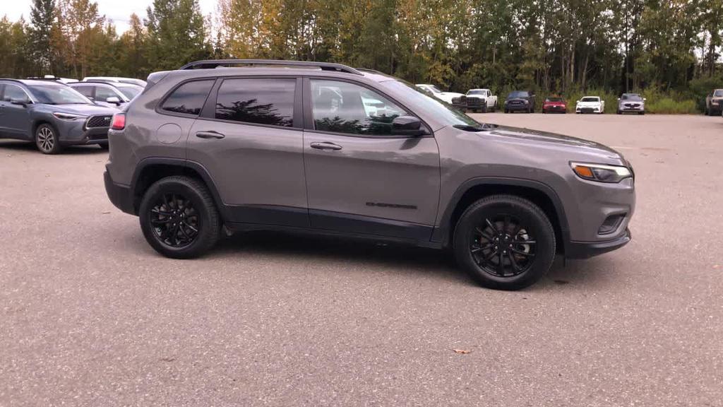 used 2023 Jeep Cherokee car, priced at $25,900