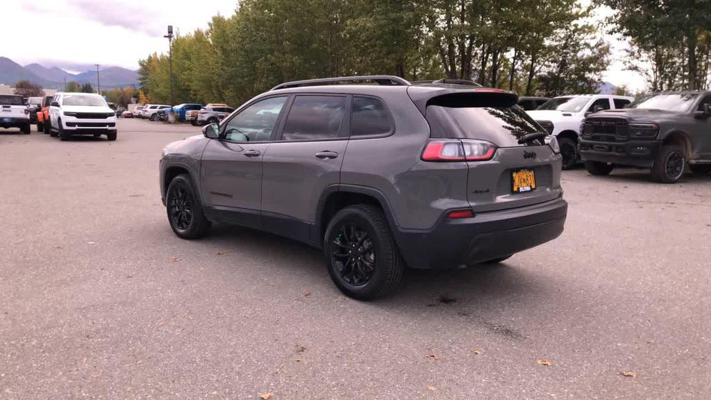 used 2023 Jeep Cherokee car, priced at $25,900