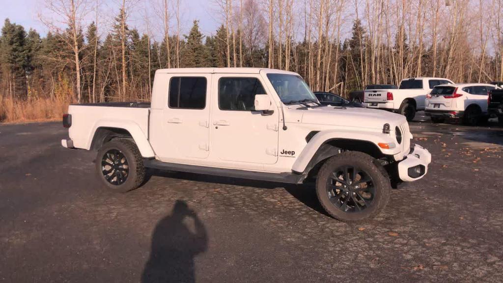 used 2022 Jeep Gladiator car, priced at $37,869