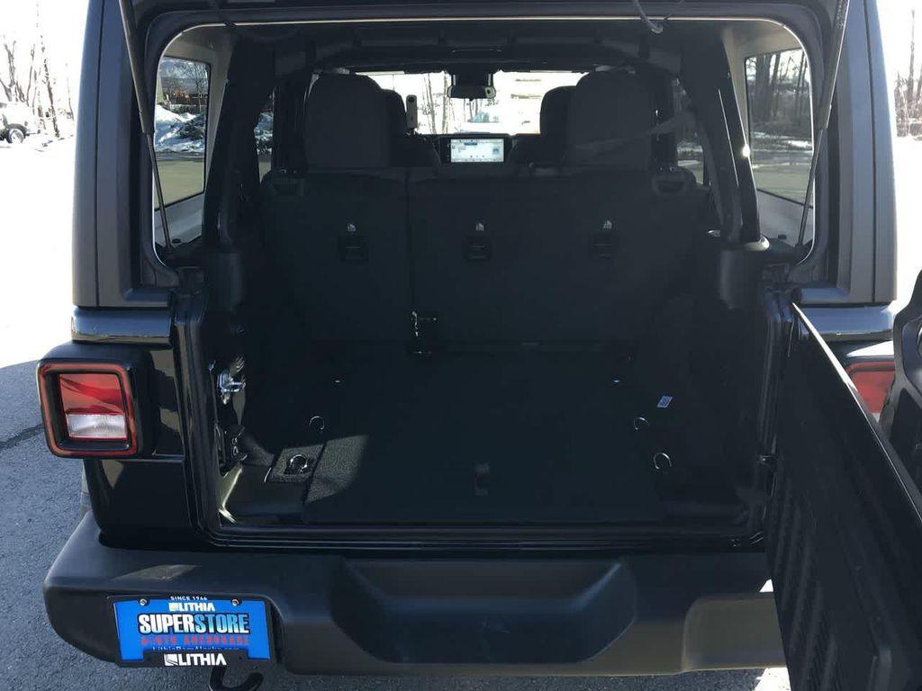 new 2025 Jeep Wrangler car, priced at $47,074