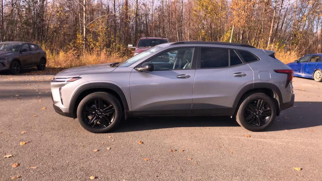used 2025 Chevrolet Trax car, priced at $25,900