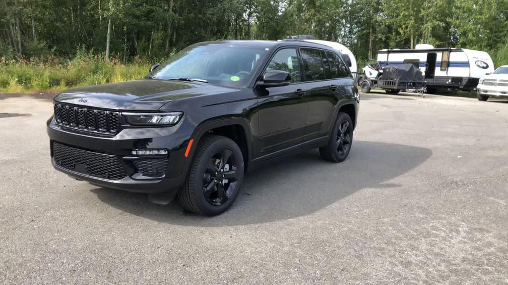 new 2025 Jeep Grand Cherokee car, priced at $50,927