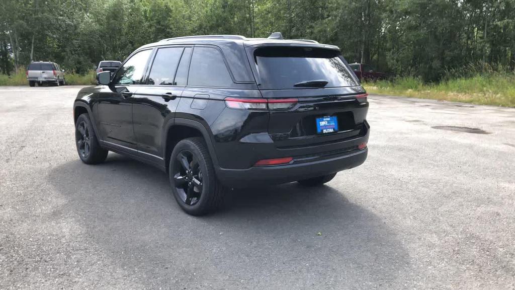 new 2025 Jeep Grand Cherokee car, priced at $50,927