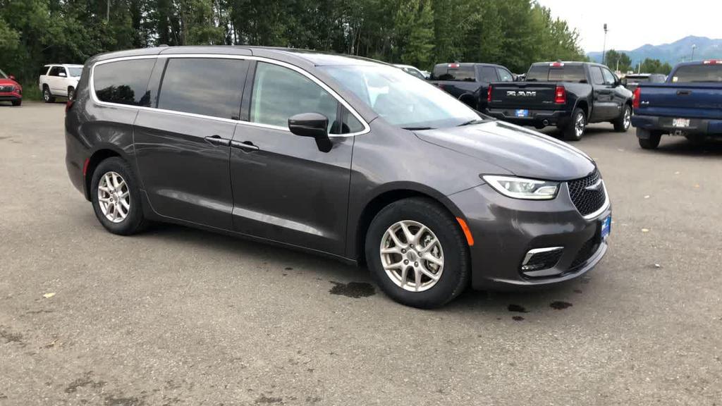 used 2023 Chrysler Pacifica car, priced at $25,900