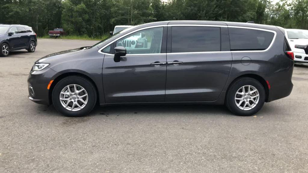 used 2023 Chrysler Pacifica car, priced at $25,900