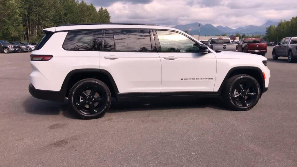 new 2025 Jeep Grand Cherokee L car, priced at $52,137