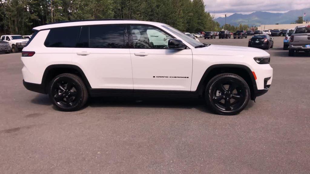 new 2025 Jeep Grand Cherokee L car, priced at $52,137