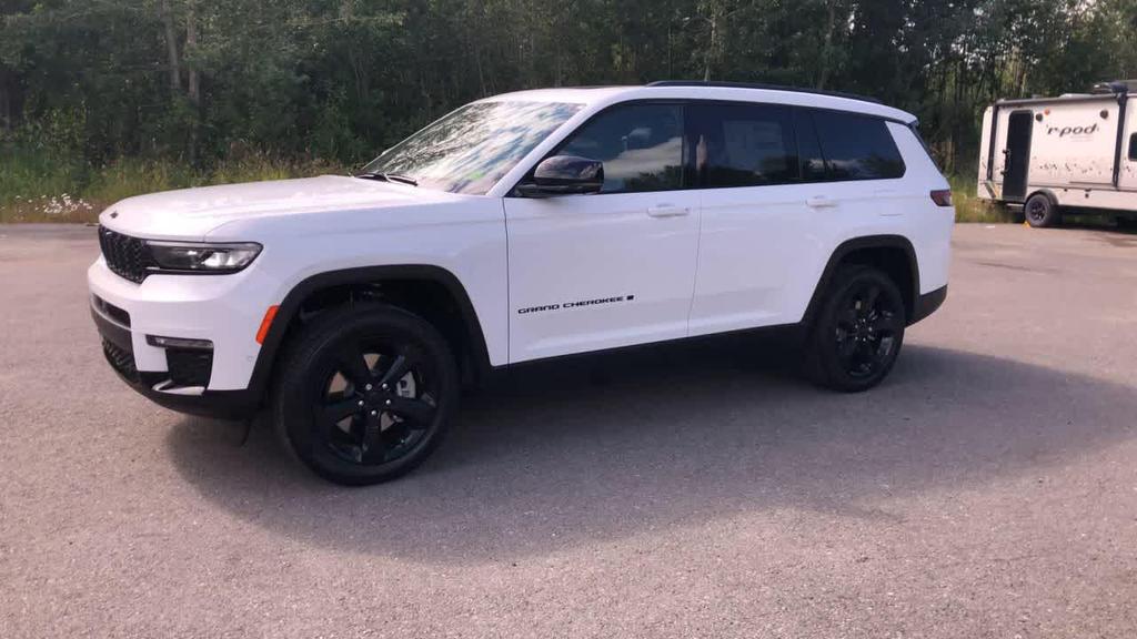 new 2025 Jeep Grand Cherokee L car, priced at $52,137