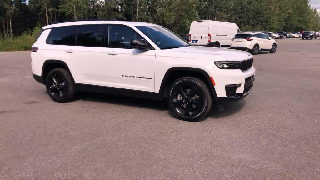 new 2025 Jeep Grand Cherokee L car, priced at $52,137