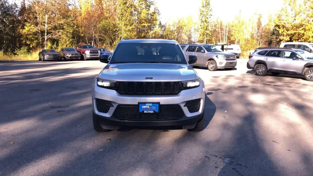 used 2024 Jeep Grand Cherokee car, priced at $33,995