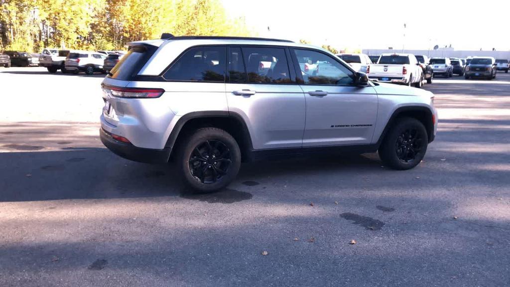 used 2024 Jeep Grand Cherokee car, priced at $33,995