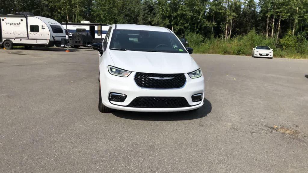 new 2025 Chrysler Pacifica car, priced at $46,080