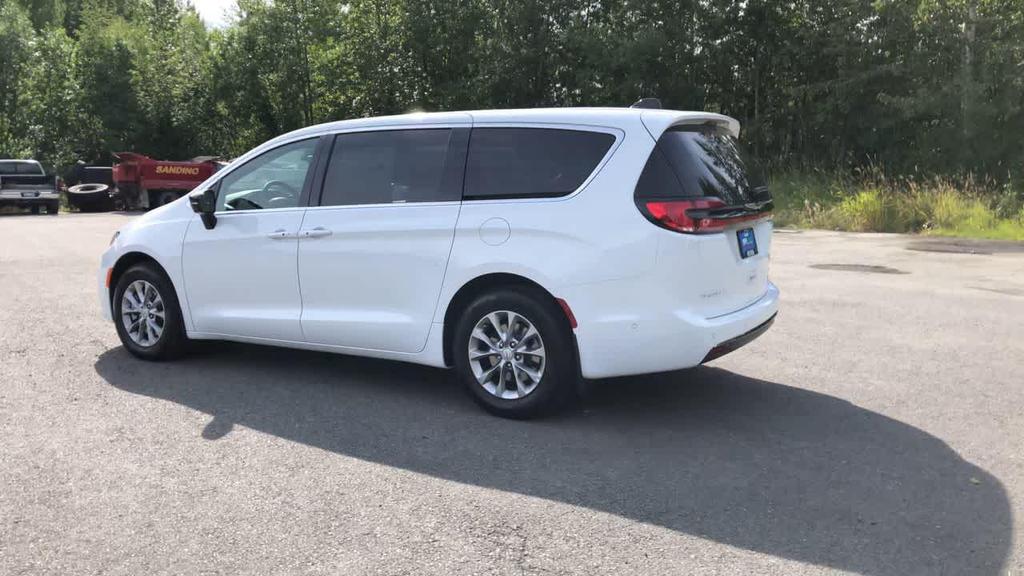 new 2025 Chrysler Pacifica car, priced at $46,080