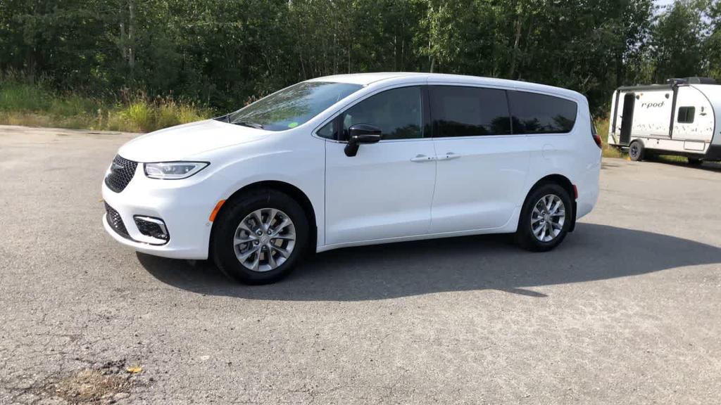 new 2025 Chrysler Pacifica car, priced at $46,080