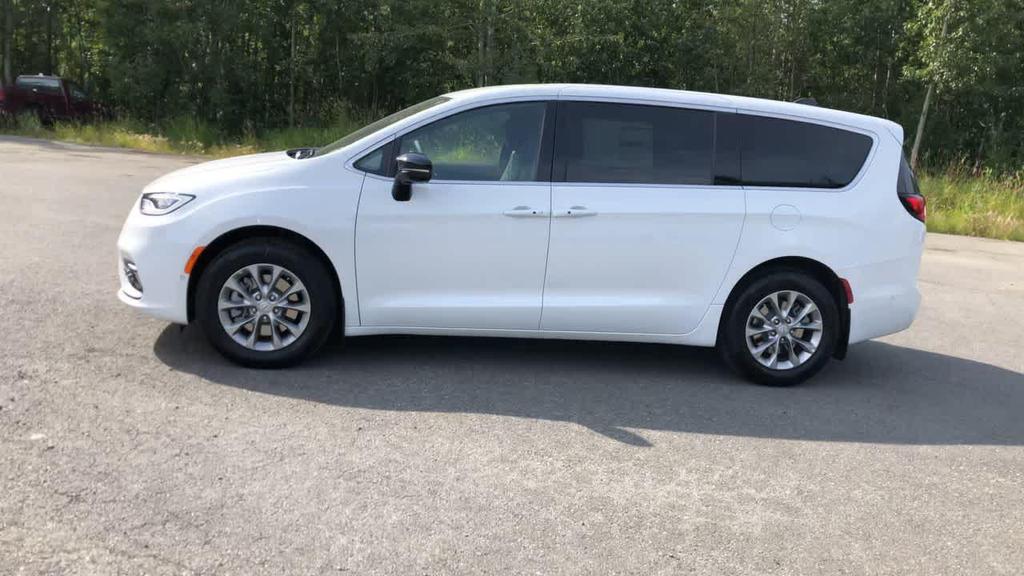new 2025 Chrysler Pacifica car, priced at $46,080