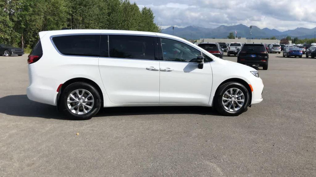 new 2025 Chrysler Pacifica car, priced at $46,080