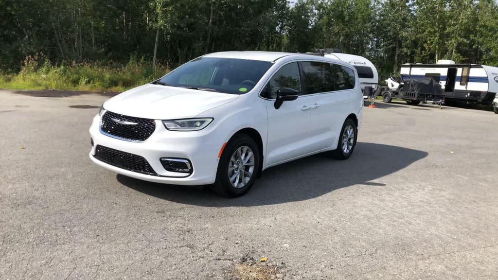 new 2025 Chrysler Pacifica car, priced at $46,080