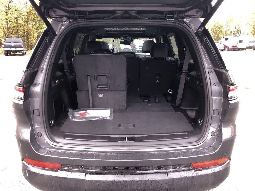 new 2025 Jeep Grand Cherokee L car, priced at $48,400