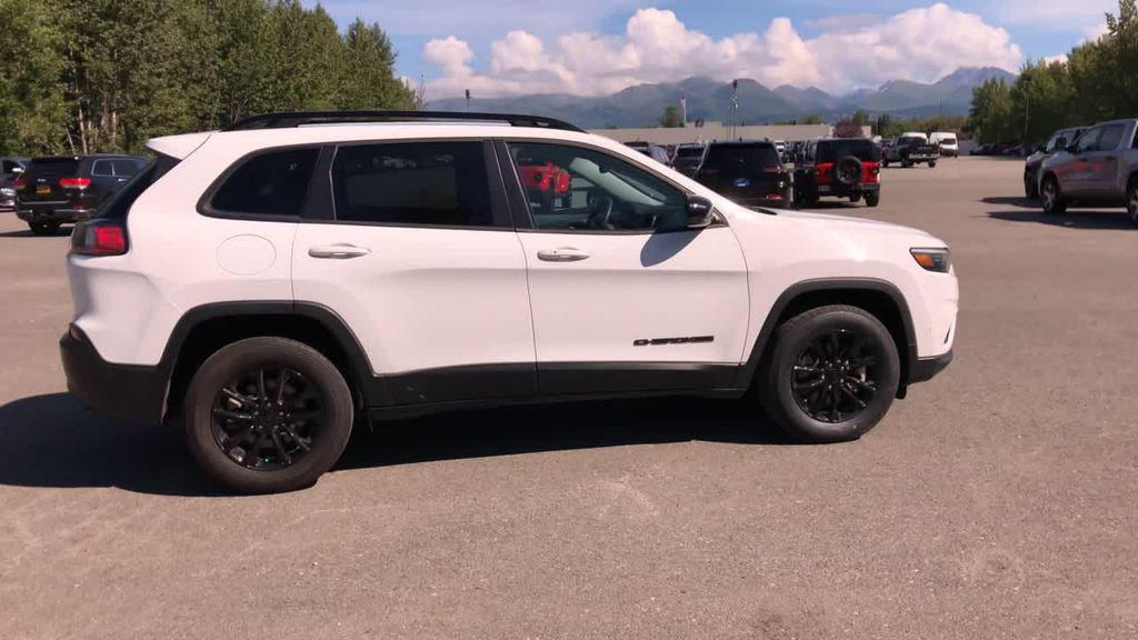 used 2023 Jeep Cherokee car, priced at $25,990