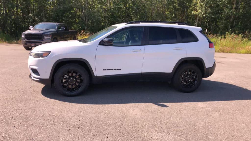 used 2023 Jeep Cherokee car, priced at $25,990